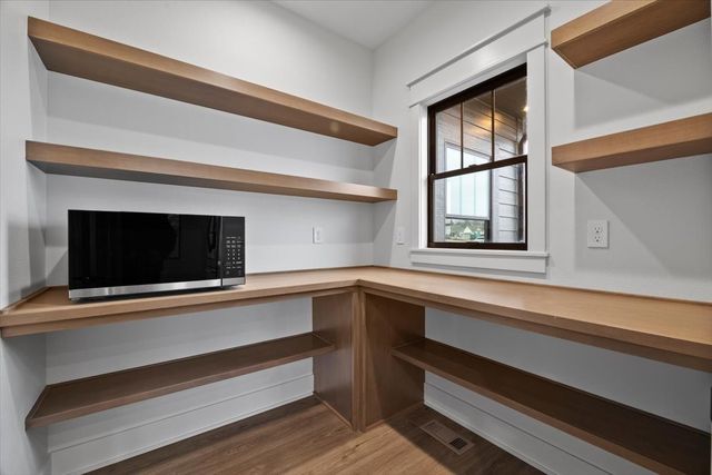 716 E Bridge Road, Polk City, IA 50226