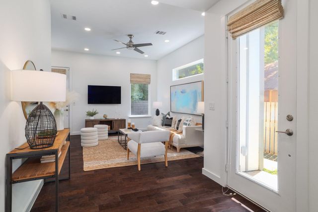 3911 Duval ST 2, Austin, TX 78751