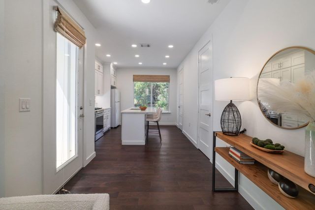 3911 Duval ST 2, Austin, TX 78751