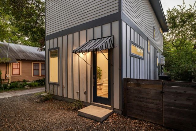 3911 Duval ST 2, Austin, TX 78751