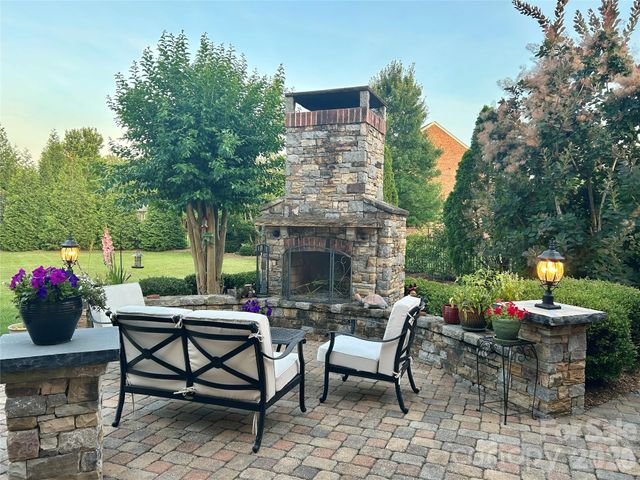 2207 Avenza Drive, Waxhaw, NC 28173