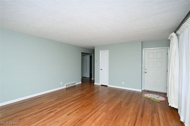 5838 Harter Home Drive, Akron, OH 44319