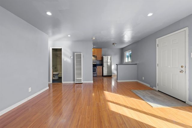 2216 23rd St, Oakland, CA 94606