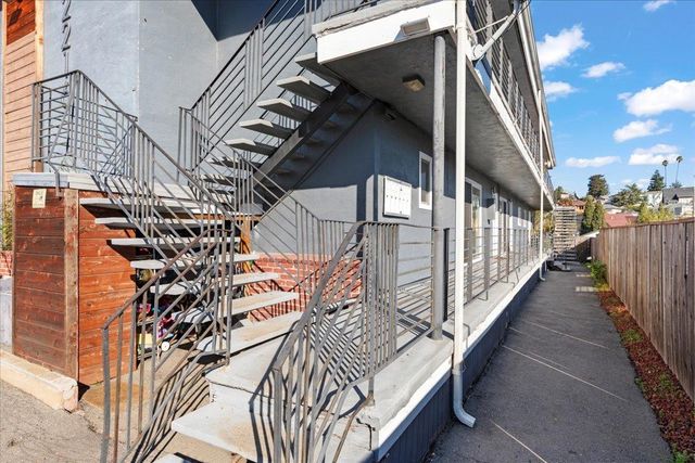 2216 23rd St, Oakland, CA 94606