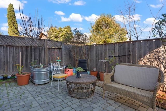 2216 23rd St, Oakland, CA 94606