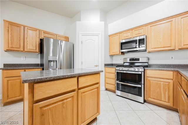 2467 Vegas Vic Street, Henderson, NV 89002