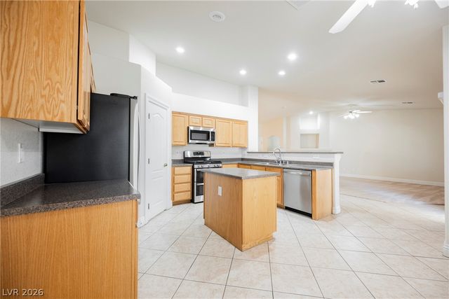 2467 Vegas Vic Street, Henderson, NV 89002