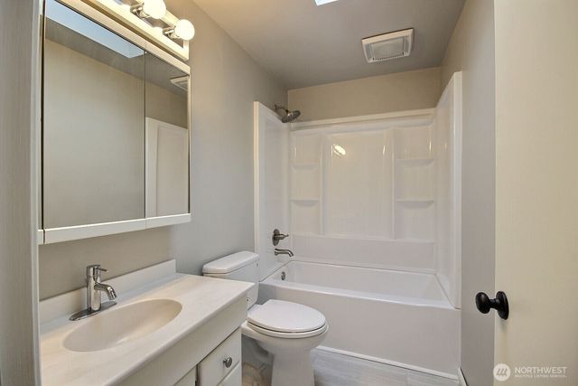 18701 3rd Avenue S, Burien, WA 98148