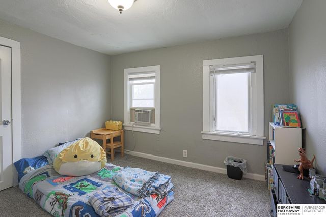 4323 Grant Street, Omaha, NE 68111