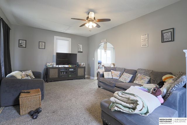 4323 Grant Street, Omaha, NE 68111