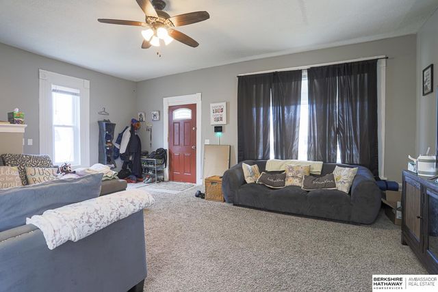 4323 Grant Street, Omaha, NE 68111