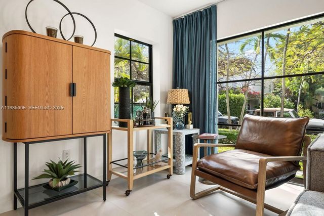 151 NE 43rd St, Miami, FL 33137