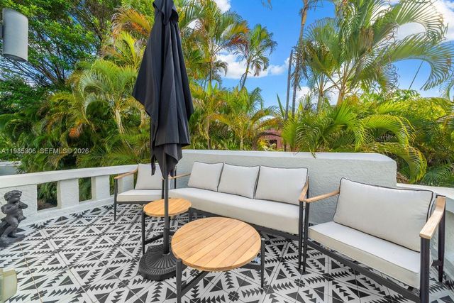 151 NE 43rd St, Miami, FL 33137