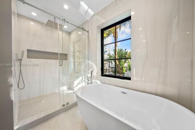 151 NE 43rd St, Miami, FL 33137