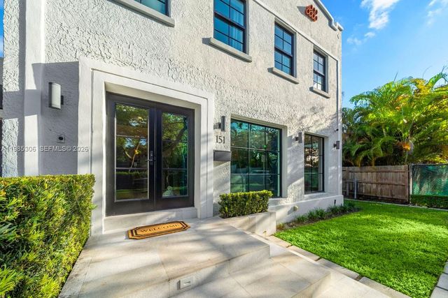 151 NE 43rd St, Miami, FL 33137