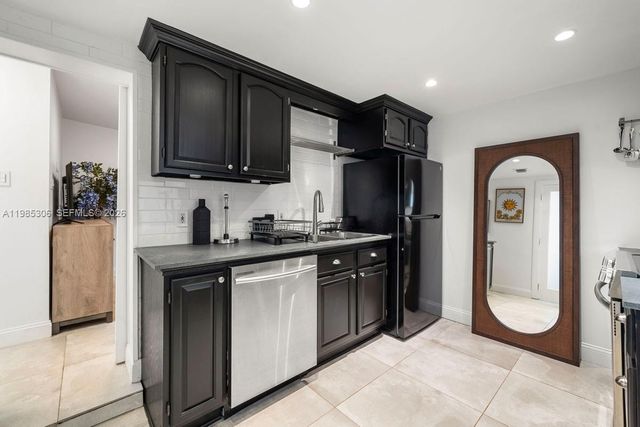 151 NE 43rd St, Miami, FL 33137