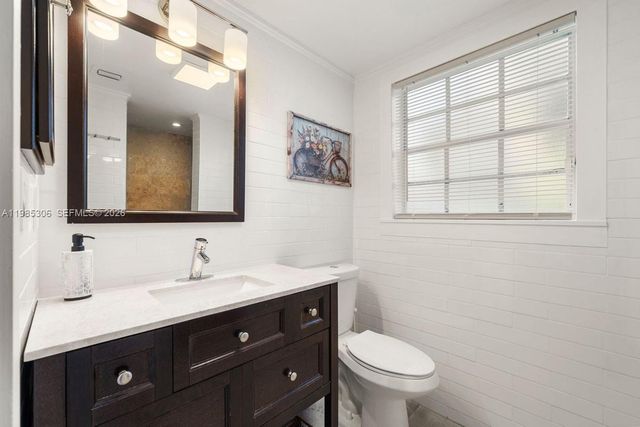 151 NE 43rd St, Miami, FL 33137