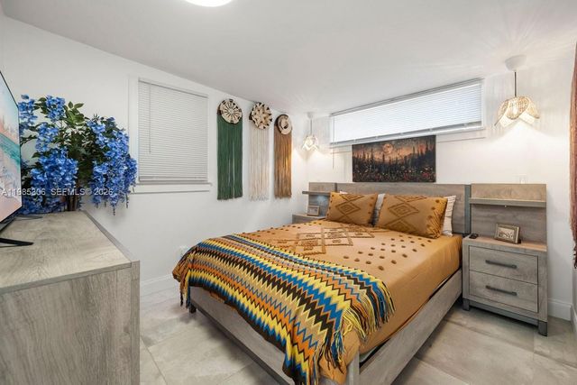 151 NE 43rd St, Miami, FL 33137