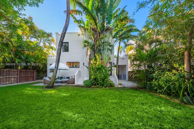 151 NE 43rd St, Miami, FL 33137