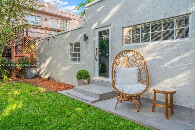 151 NE 43rd St, Miami, FL 33137