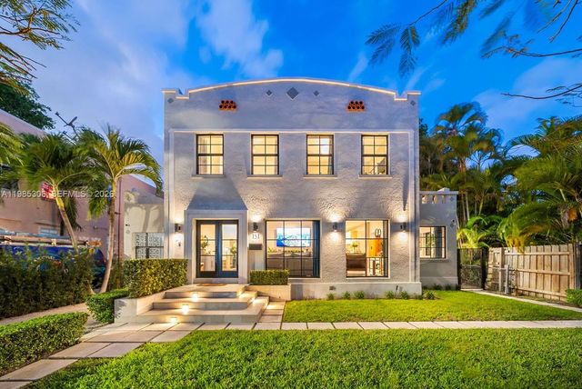 151 NE 43rd St, Miami, FL 33137