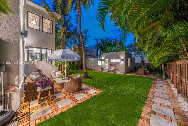 151 NE 43rd St, Miami, FL 33137