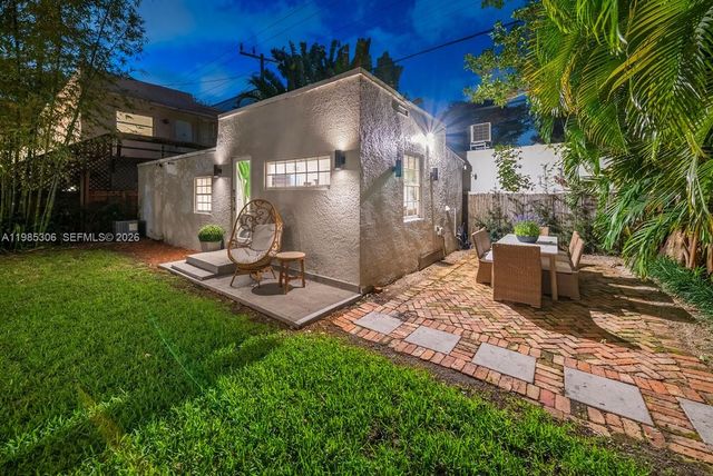 151 NE 43rd St, Miami, FL 33137