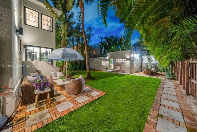 151 NE 43rd St, Miami, FL 33137