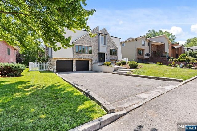 275 Alfred Avenue, Englewood Cliffs, NJ 07632