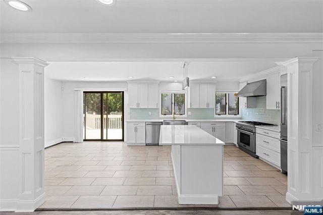 275 Alfred Avenue, Englewood Cliffs, NJ 07632