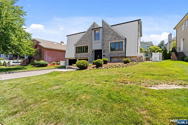 275 Alfred Avenue, Englewood Cliffs, NJ 07632