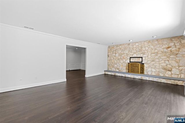 275 Alfred Avenue, Englewood Cliffs, NJ 07632