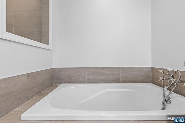 275 Alfred Avenue, Englewood Cliffs, NJ 07632