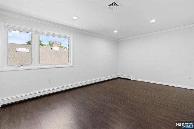 275 Alfred Avenue, Englewood Cliffs, NJ 07632