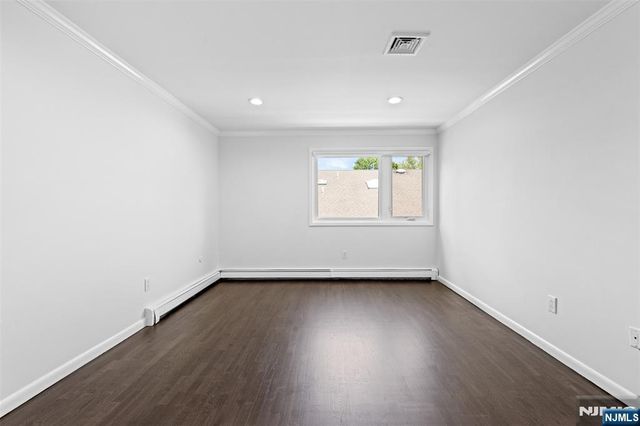 275 Alfred Avenue, Englewood Cliffs, NJ 07632