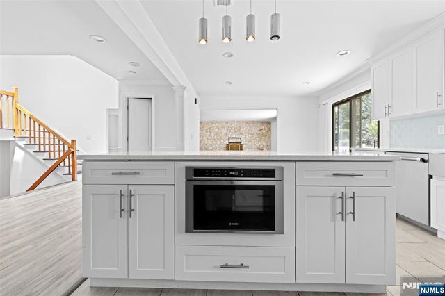 275 Alfred Avenue, Englewood Cliffs, NJ 07632