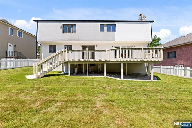 275 Alfred Avenue, Englewood Cliffs, NJ 07632