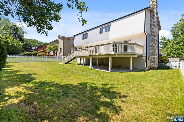 275 Alfred Avenue, Englewood Cliffs, NJ 07632