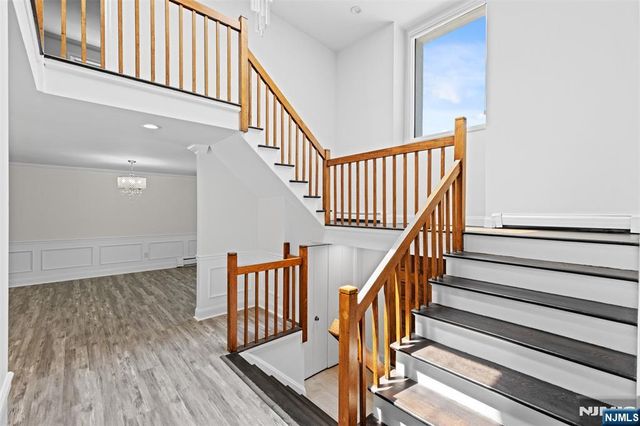 275 Alfred Avenue, Englewood Cliffs, NJ 07632