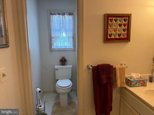 2 MURRAYS LN, Georgetown, DE 19947