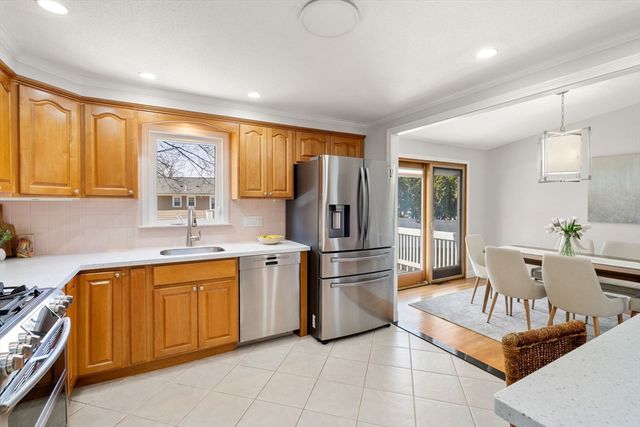 142 Mill St, Natick, MA 01760