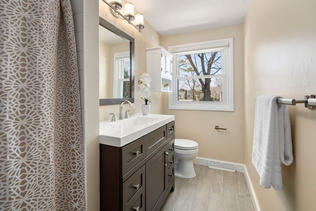 142 Mill St, Natick, MA 01760