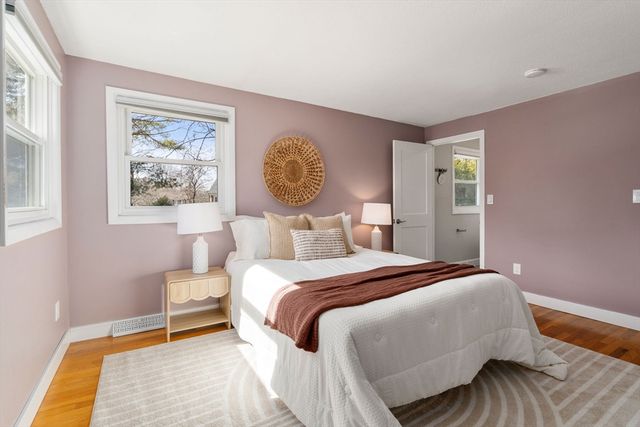 142 Mill St, Natick, MA 01760