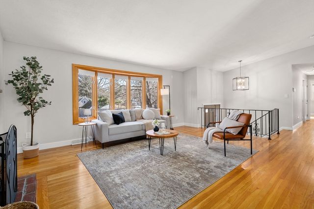 142 Mill St, Natick, MA 01760