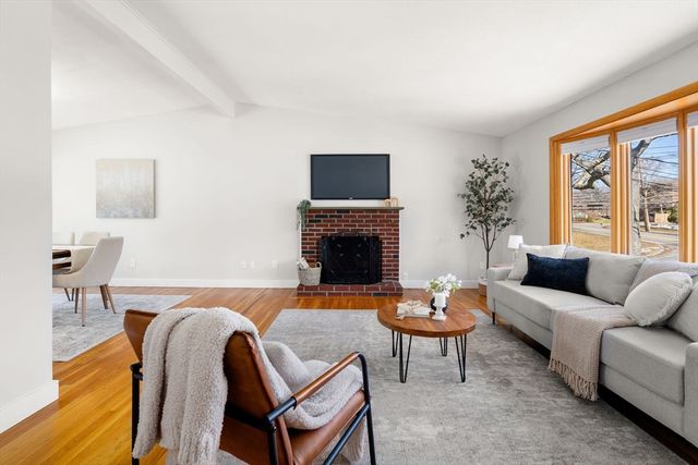 142 Mill St, Natick, MA 01760