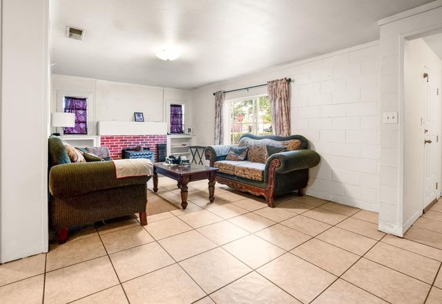 910 Marcia Ave, Yuba City, CA 95991