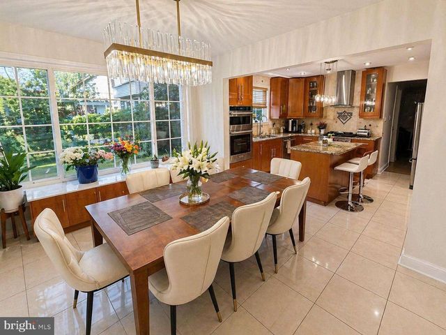 13 ROLLINGWOOD DR, Voorhees, NJ 08043