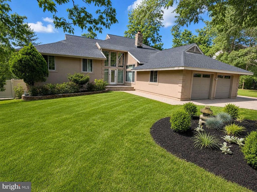 13 ROLLINGWOOD DR, Voorhees, NJ 08043