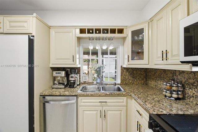 7511 Taylor Street, Hollywood, FL 33024