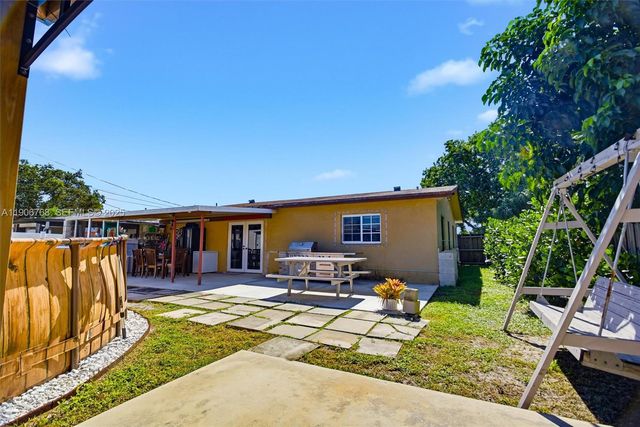 7511 Taylor Street, Hollywood, FL 33024